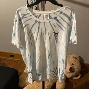 T shirt tie dyed